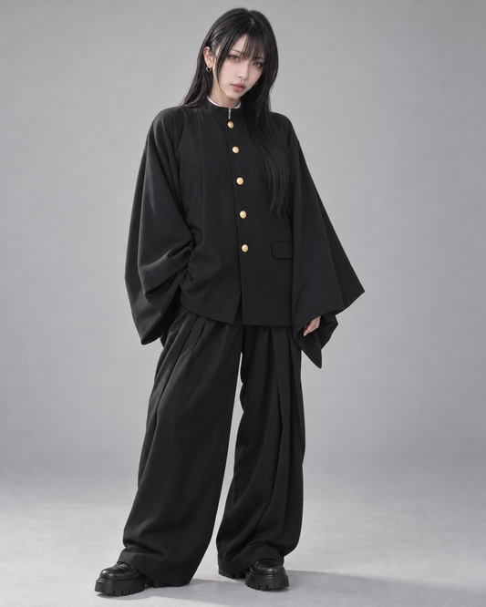 東美 Model 02 穿著 MISAMARU 和袖學蘭外套 Basic 黑色